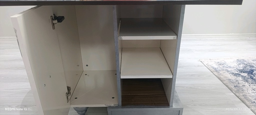 TAŞ GİBİ ....Misafir Odası Yemek Masası -Weltew Marka-2000 TL - 3