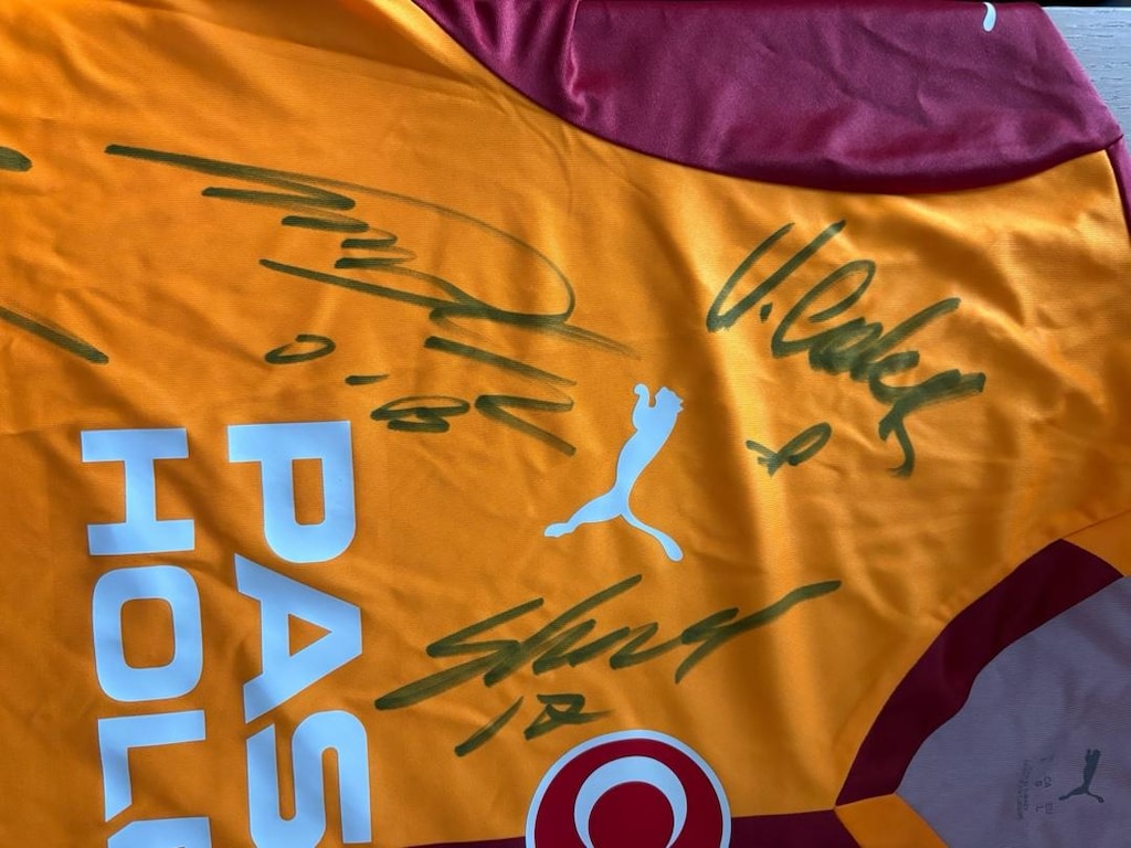 galatasaray 5 yildizli iki adet orjinal imzali 25-26 forma - 8