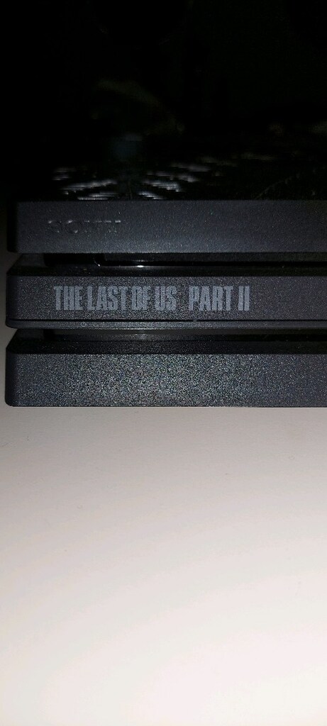ACİLL SATILIK PLAYSTATİON 4 PRO LAST OF US 2 EDİTİON - 4