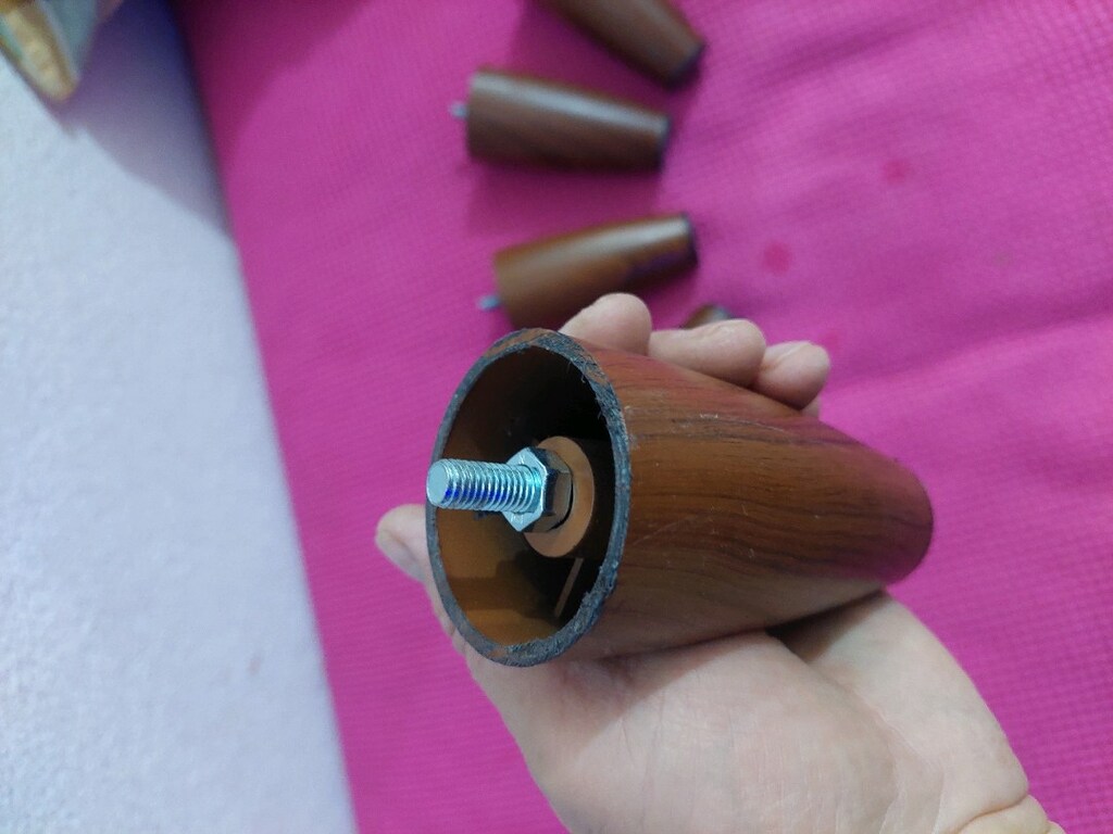 Koltuk ayağı sehpa ayağı. 11 cm. Ahşap görünümlü plastik. Adet fiyatı. - 6