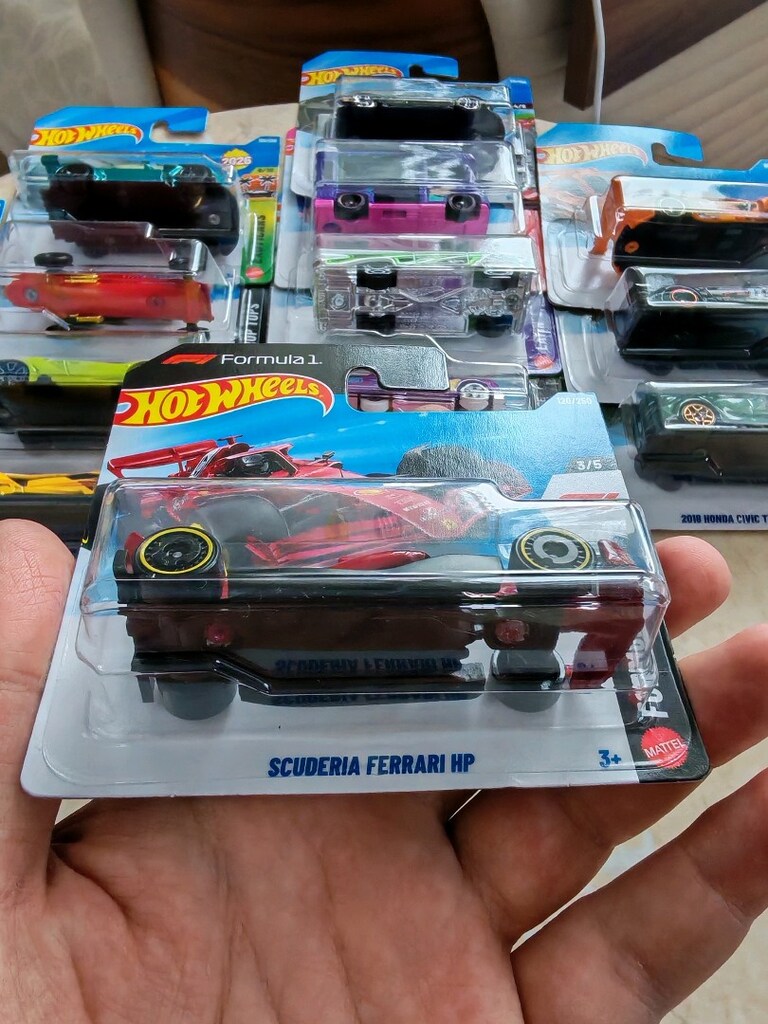 hot Wheels - SCUDERİA FERRARİ HP - FORMULA F1 / MODEL ARABA - 2