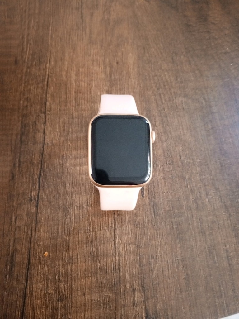 Apple wacht 6 serisi orjinal şarj aleti var - 2