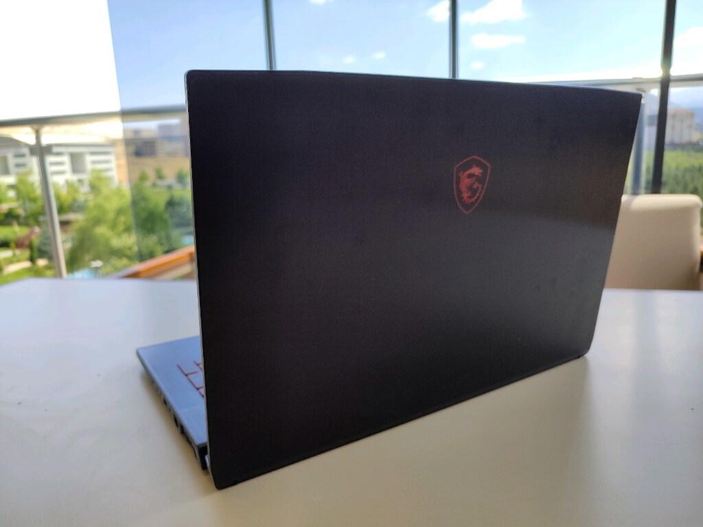 MSI GF75 CORE İ7 10750H 2.6GHZ-16GB RAM-512GB SSD-17.3''-GTX1660Ti 6GB - 3