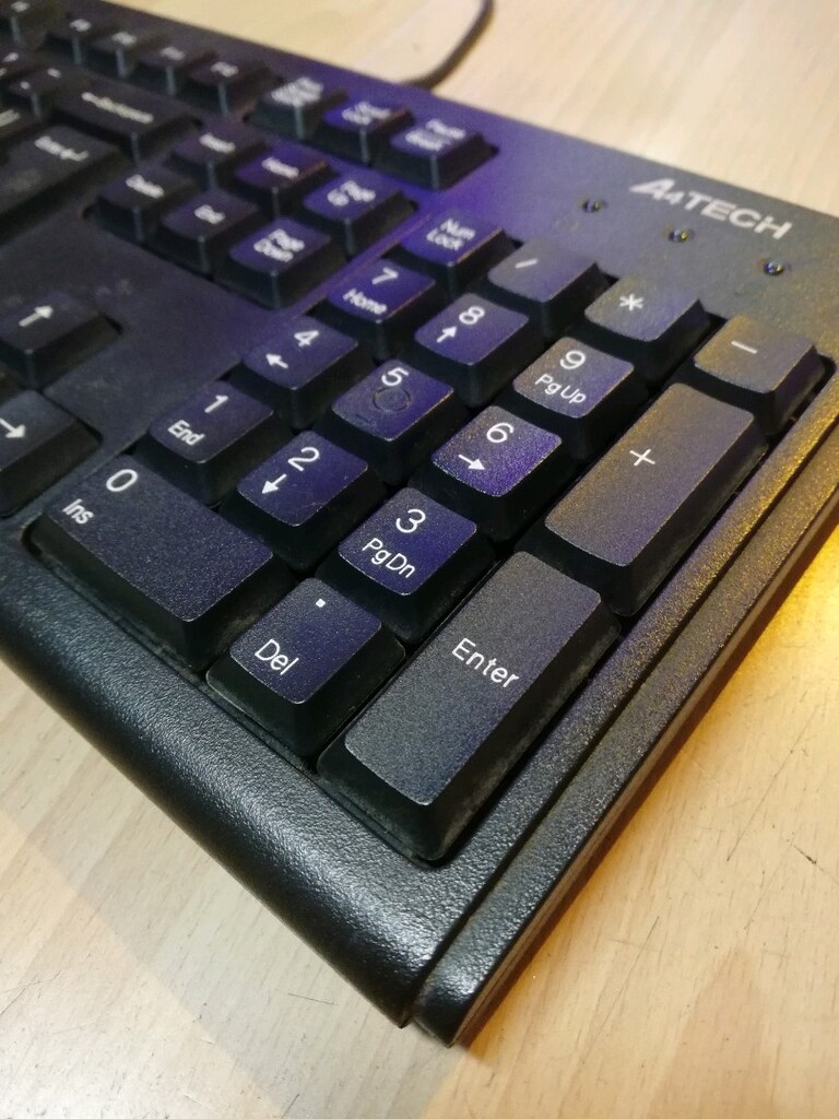 A4 tech PS/2 giriş klavye - 2