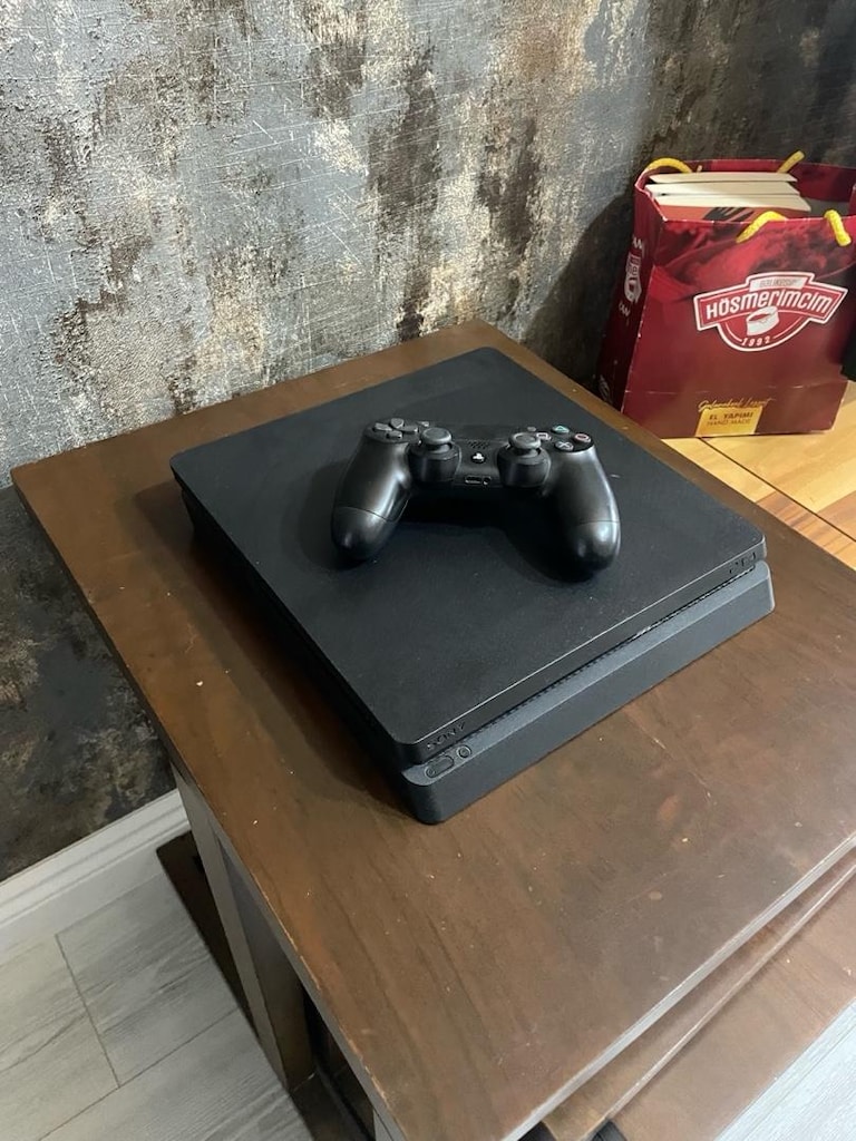 PLAYSTATION 4 SLIM 1TB - 3