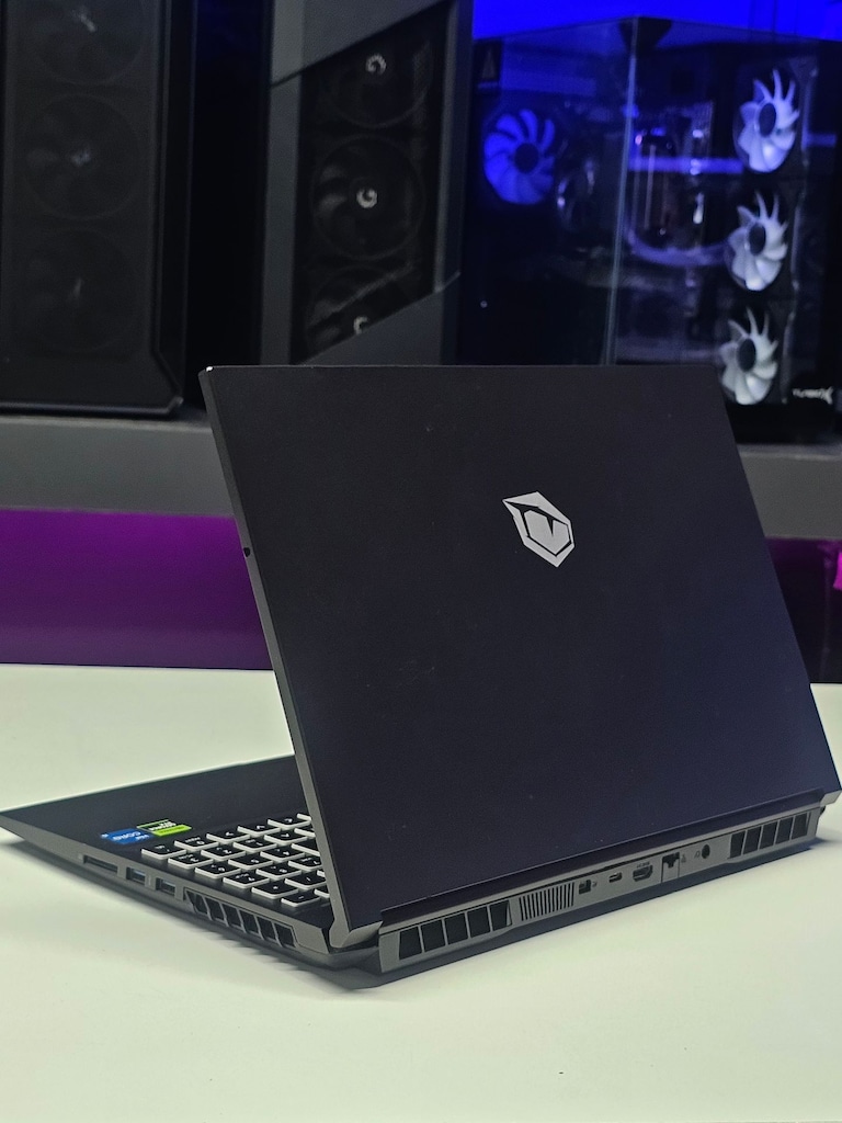 i5 12450H - RTX 3060 6GB - 32GB RAM - 512GB M.2 SSD - 4