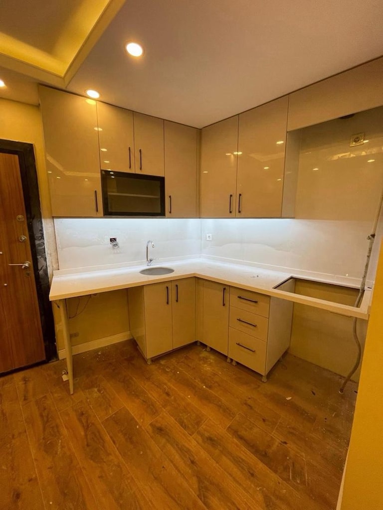 HER ÖLÇÜYE GÖRE UYGUN MUTFAK DOLAPLARI HİGH GLASS + MEMBRAN + LAKE