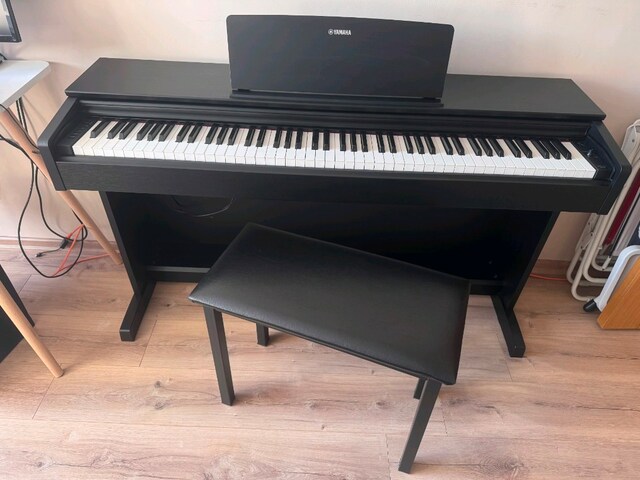 Yamaha Arius YDP-143 Dijital Piyano