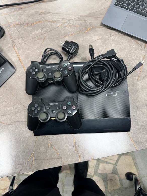 Sony PlayStation 3 - 4