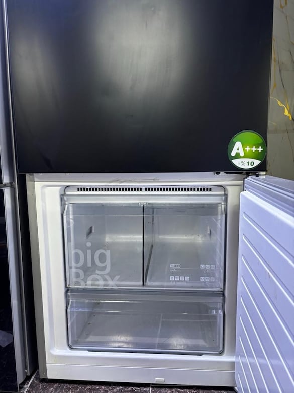 Siemens Siyah 550 litre No-Frost Buzdolabı Garantili, Nakliye - 3