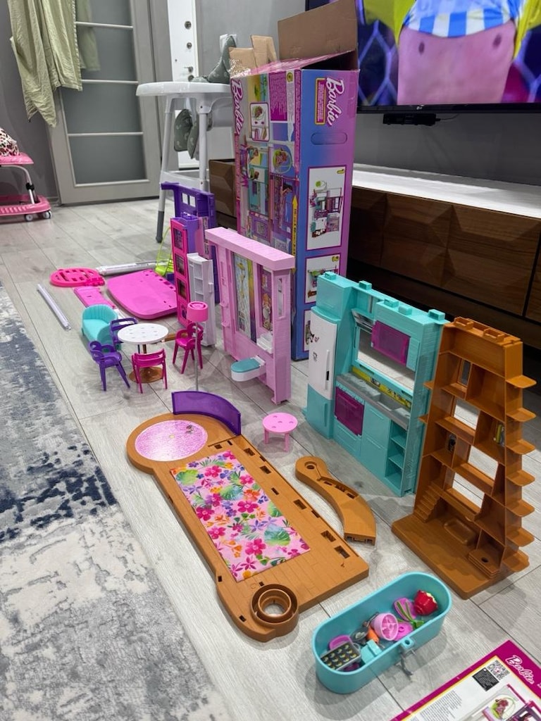Barbie Tatil Evi Oyun Seti HCD50-9797 - 2