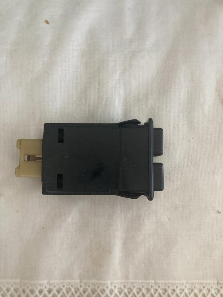 Suzuki Swift arka cam silecek ve fıskiye düğmesi - 2