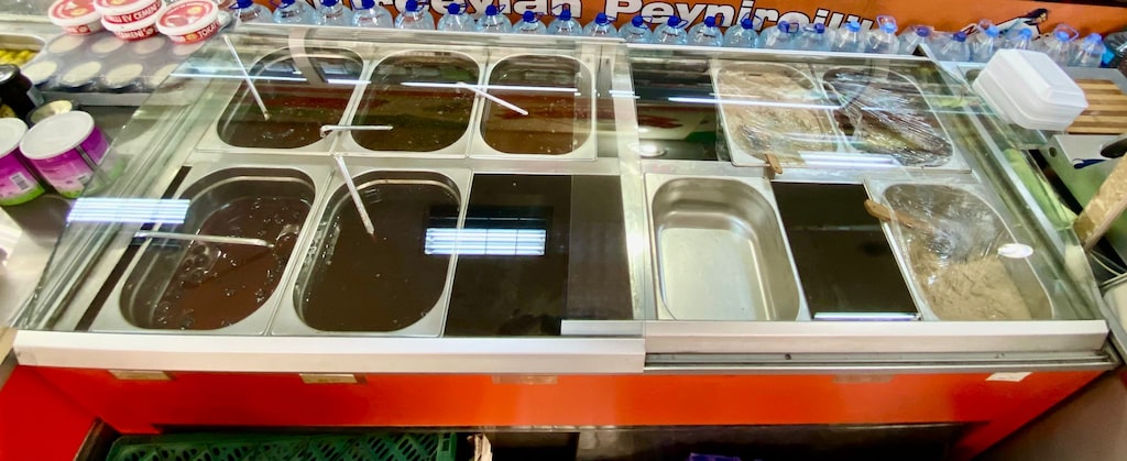 Kentsel Dönüşüm Nedeniyle Kapanacak Şarküteri Market Malzemeleri - 9