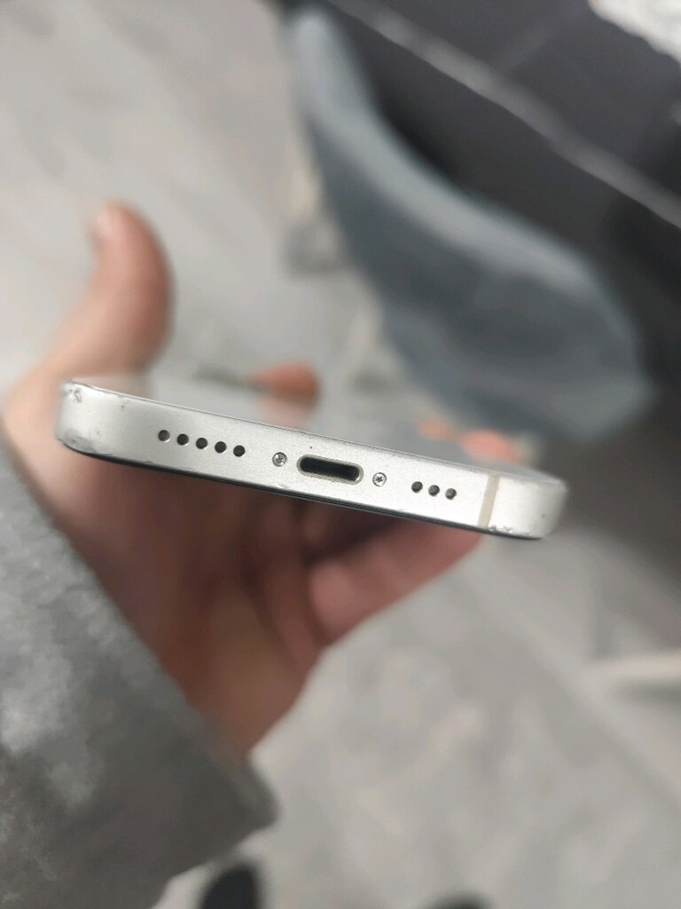 iPhone 13 - 2