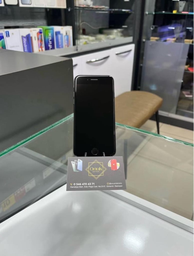 Apple iPhone SE 2 - 2