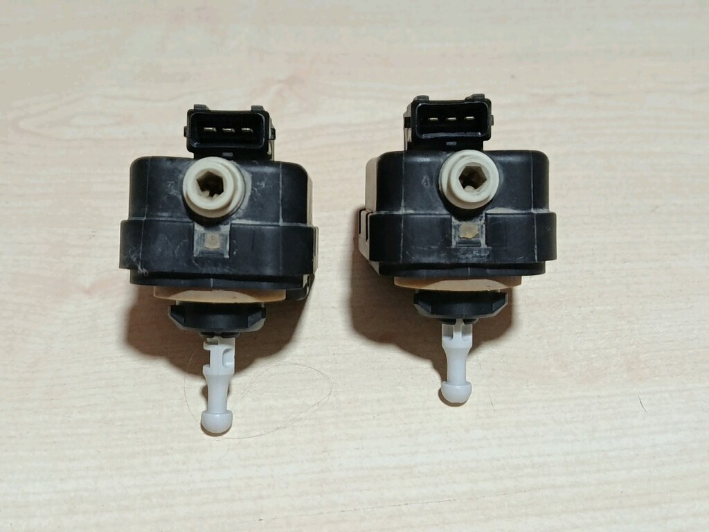 NİSSAN NOTE FAR MOTORU SAĞ SOL 1TK VALEO - 3