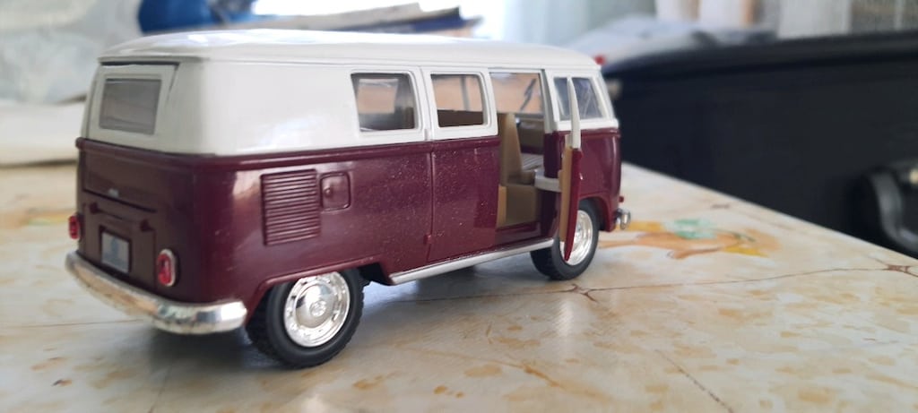 kinsmart 1962 volkwagen classic bus döküm otobüs araç araba ( Sıfır) - 3
