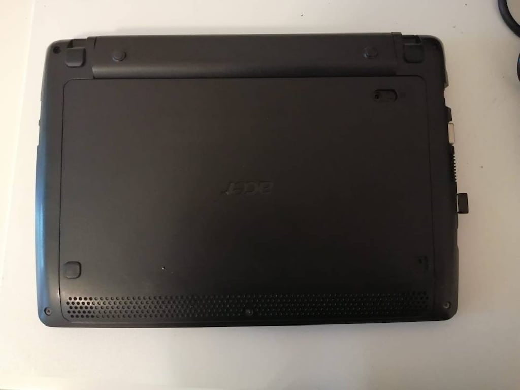 Acer aspire one AO722  mini 4 gb ddr rem,320 gb hdd - 6