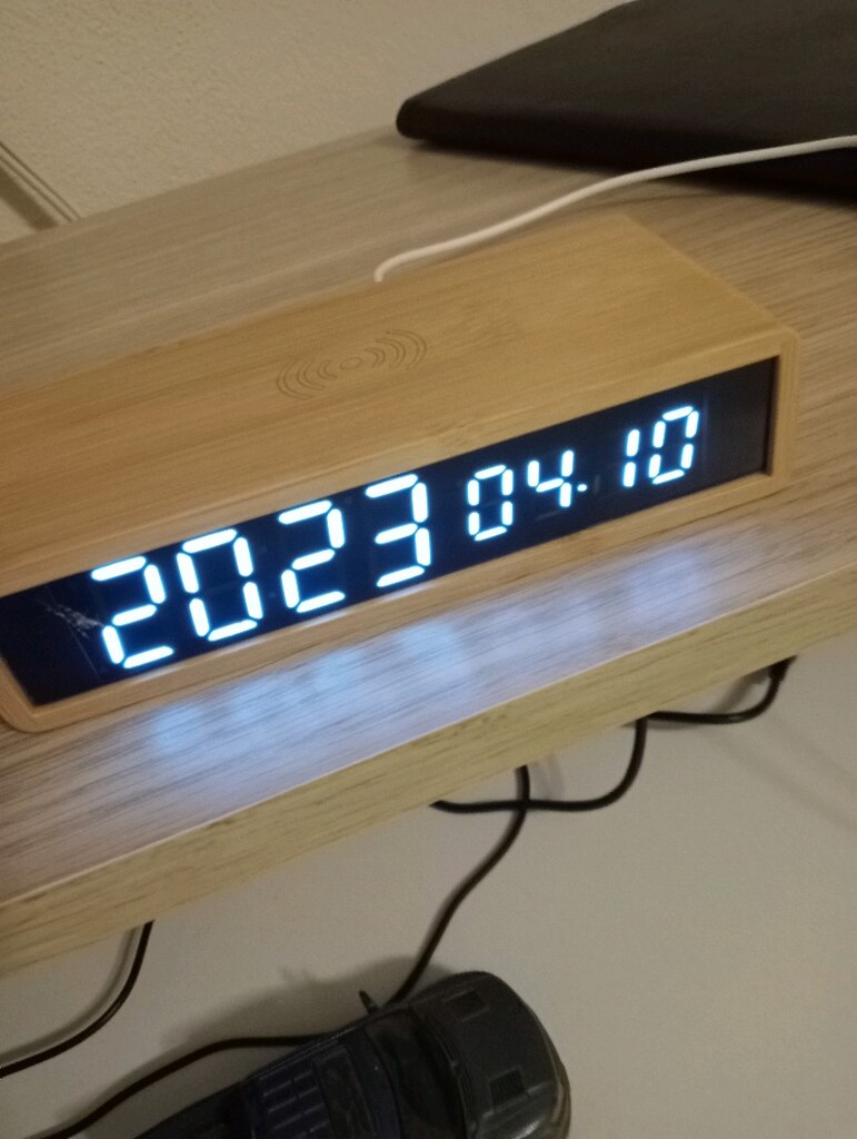 bambu kablosuz şarj özellikli masa saati kablo fiyata dahil degil