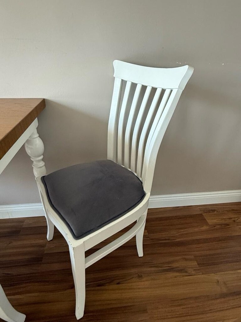 Beyaz Lake Ahşap Yemek Masası ve 4 Sandalye Takımı Çok Temiz - 5
