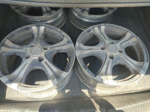 4 adet 100×4 15 inç jant+ stepnesi toplam 5 adet jant
