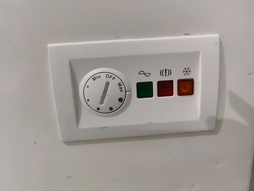 Beko 230 Litre Derin Dondurucu – Arızalı, Tamirlik / Yedek Parçalık - 3