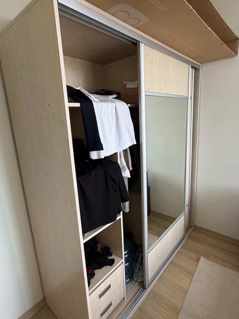 2 Kapılı Aynalı Sürgülü Gardırop Temiz ve Sorunsuz - 3