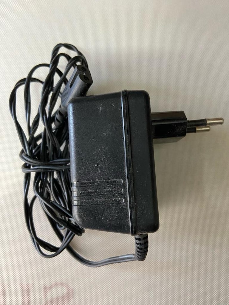 Original Netzteil Carrera HS41-022800D Output: 2.2V DC 800mA - 3