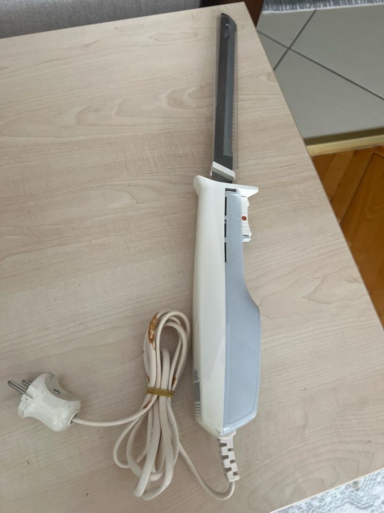 BLACK&DECKER ORJİNAL 100W ELEKTRİKLİ MUTFAK BIÇAĞI. - 2