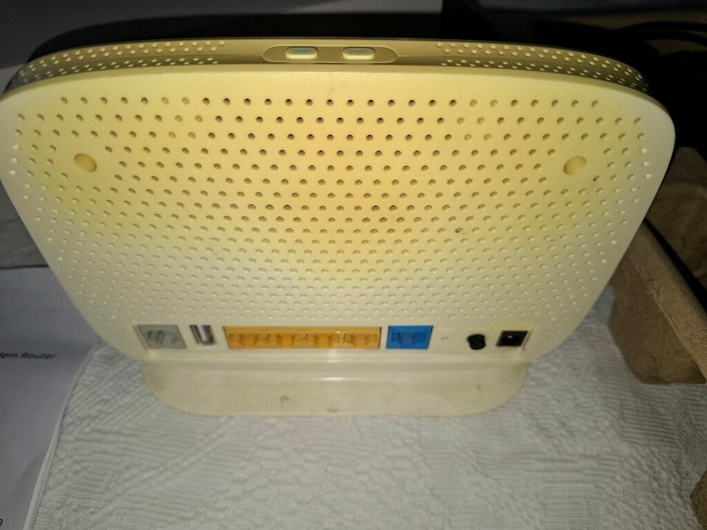 TP-LINK TD-W9970v3 4 port 300 Mbps VDSL2 Modem - 3