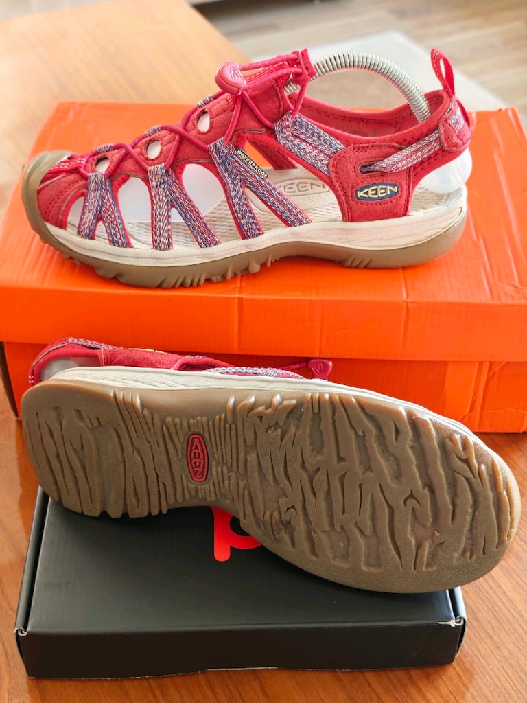 Keen Orjinal tertemiz waterprof sandalettir. Çok kısa süre kullanılmış - 6
