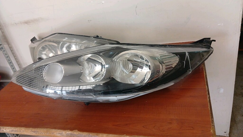 FORD FİESTA SAĞ SOL FAR ORJİNAL ÇIKMA KARGO OLUR - 3