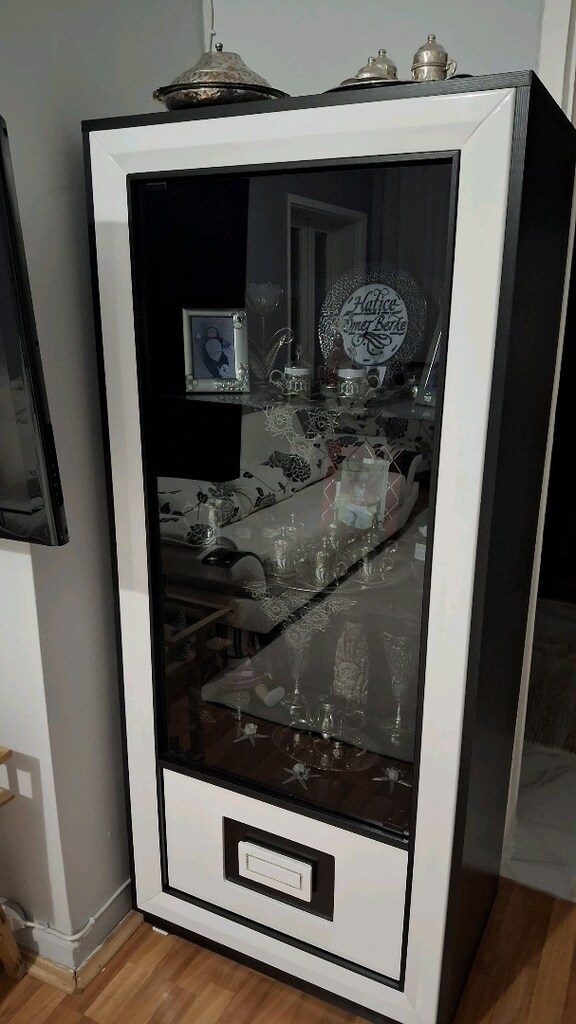 çok az kullanılmış yemek masası ve gümüşlük - 3