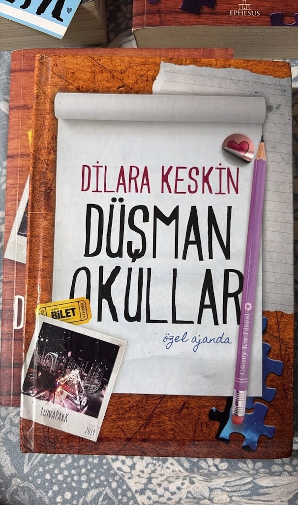 düşman okullar serisi 3 kitap+ özel ajandasi - 2