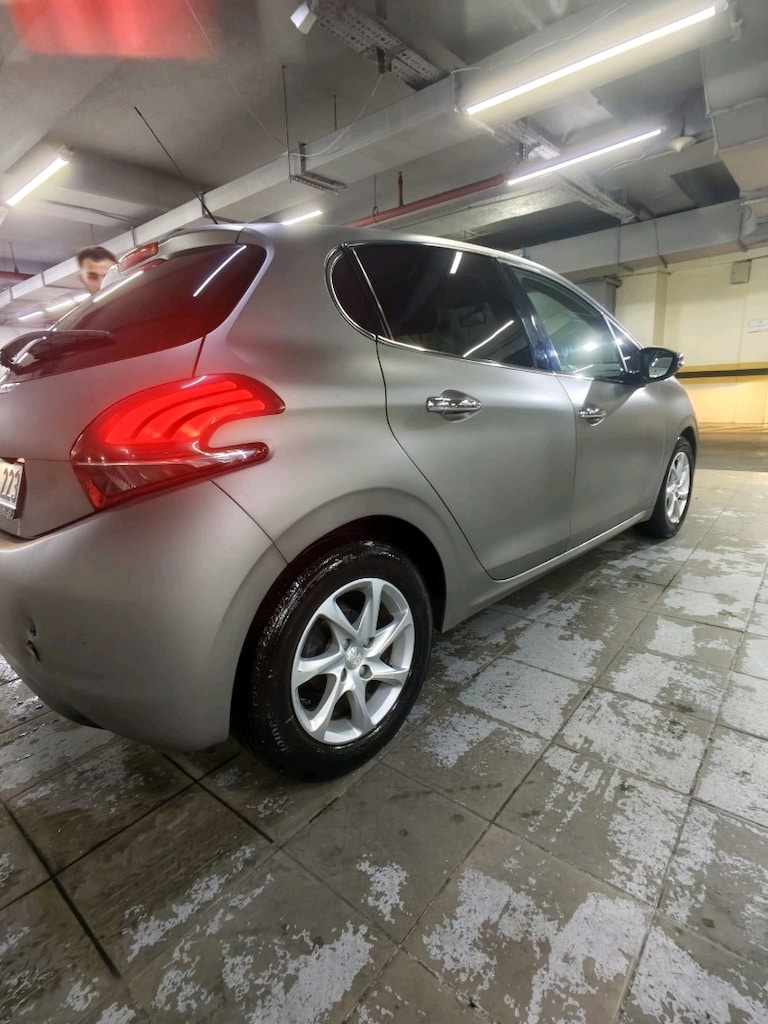 Peugeot 208 2015 MODEL CAM TAVANLI Tum ağır bakımları yapılmış temiz - 3