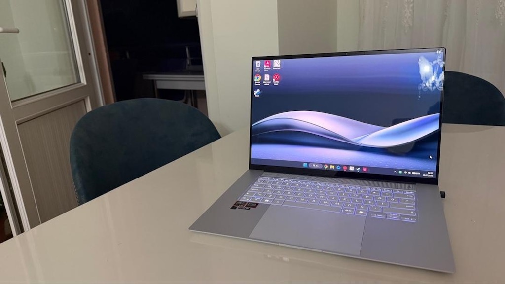 ASUS Zenbook S16 OLED 3K UM5606WA RAM32 GB SSD 1TB - 3