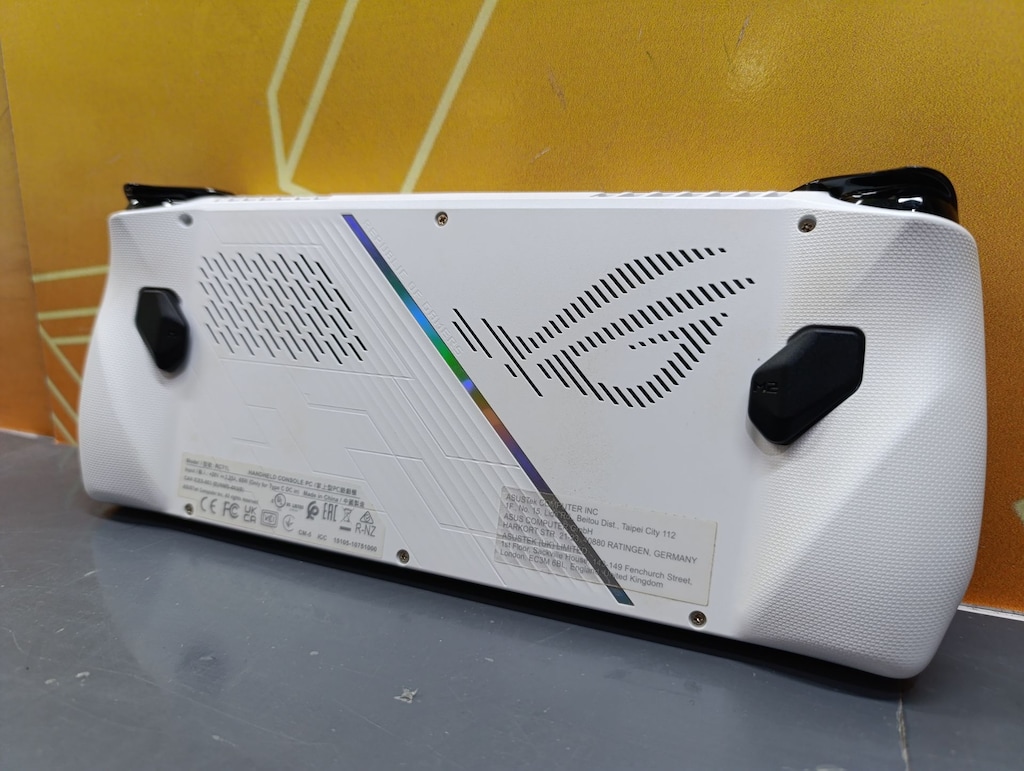 ASUS ROG ALLY Z1 EXTREME İKİNCİ EL TERTEMİZ - 5