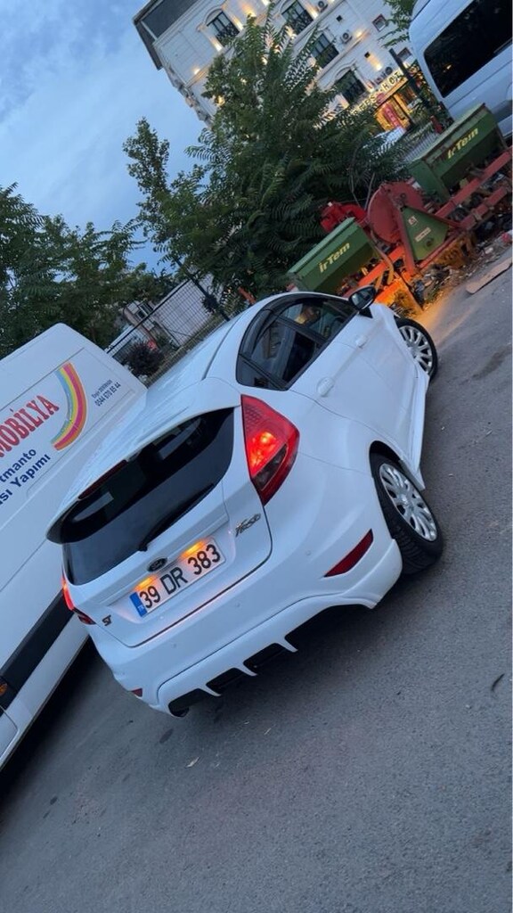 Ford Fiesta - 10