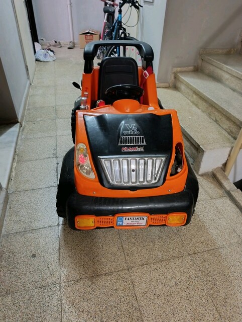 12 v akülü araba