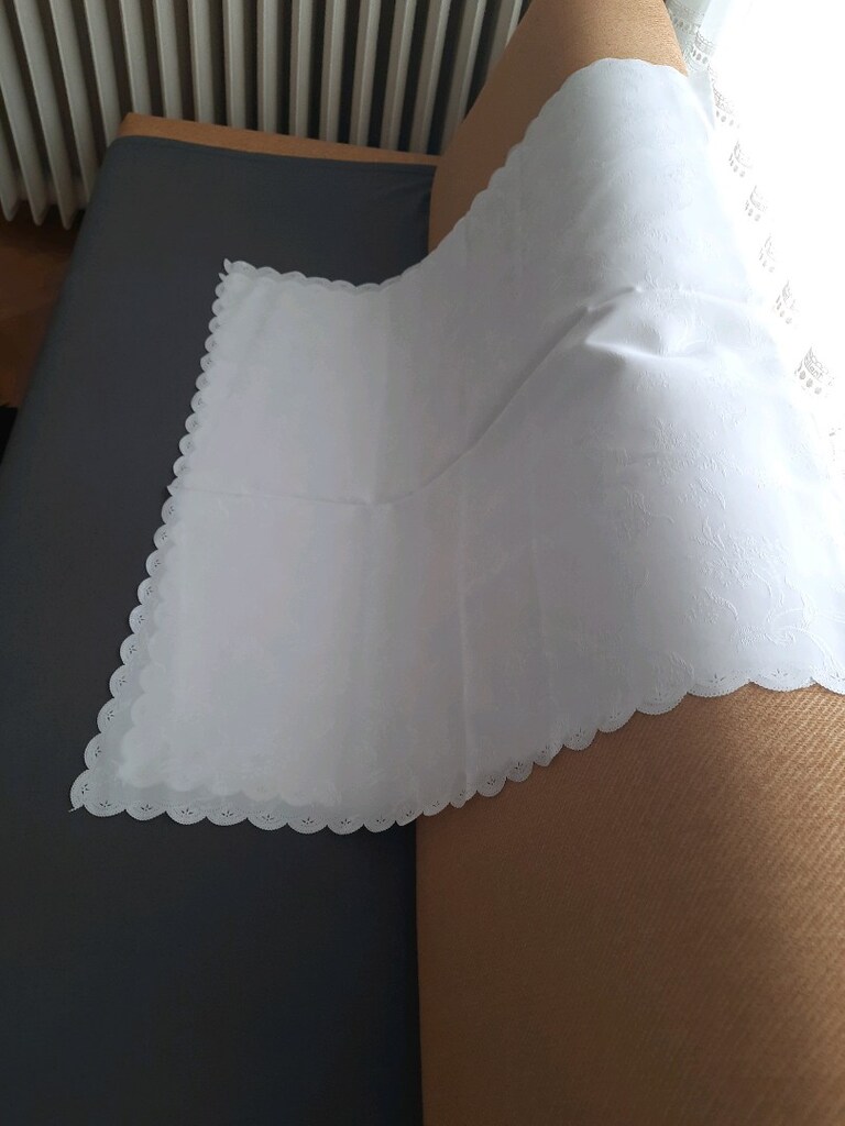 AKÇAY:SIFIR DİKDÖRTGEN DERTSİZ MASA ÖRTÜSÜ.EBAT 160*80 CM RENK:BEYAZ - 3