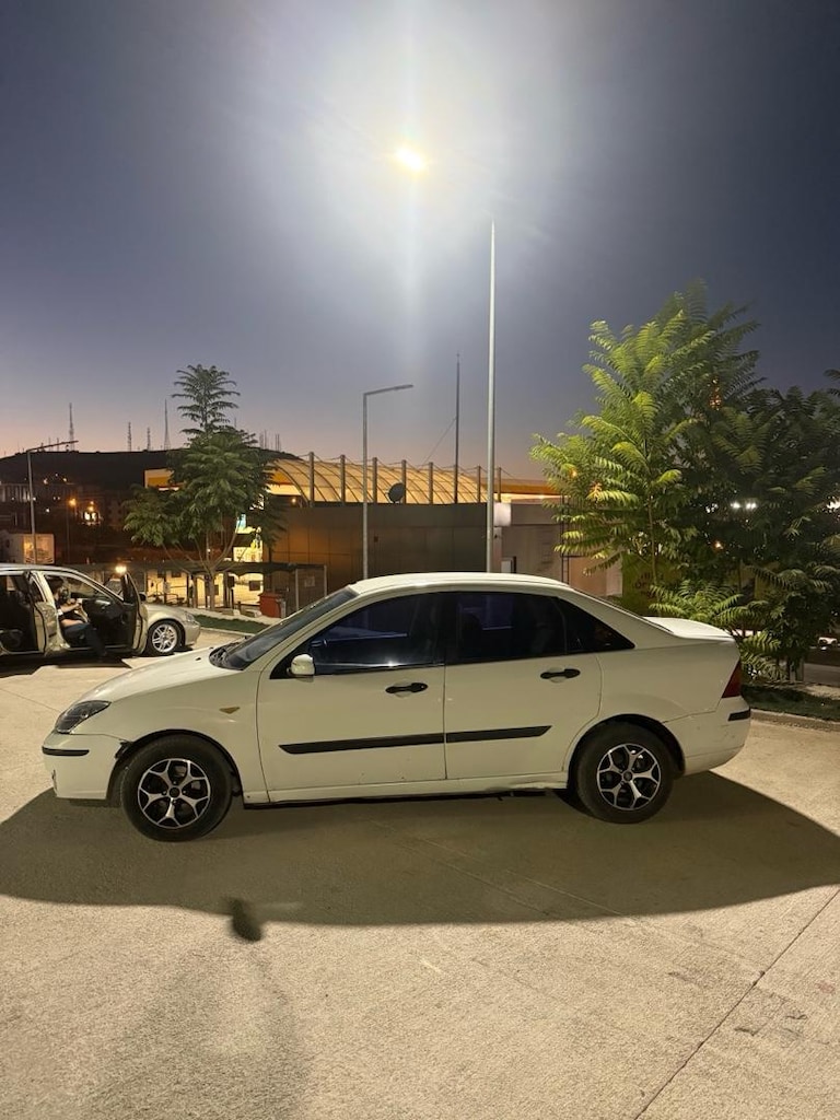Ford Focus 1.4 - 3