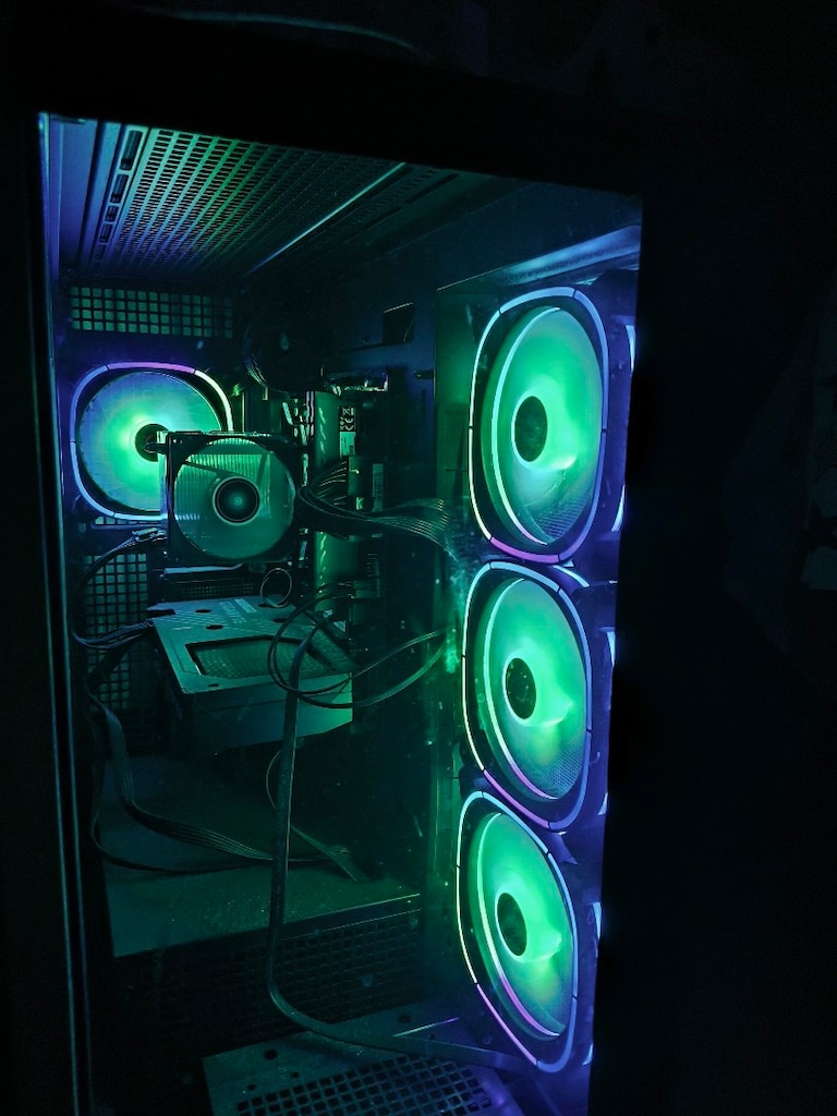 CANAVAR GİBİ BİLGİSAYAR OYUN BİLGİSAYARI "Ryzen75700X RTX5060 Ti 16 GB