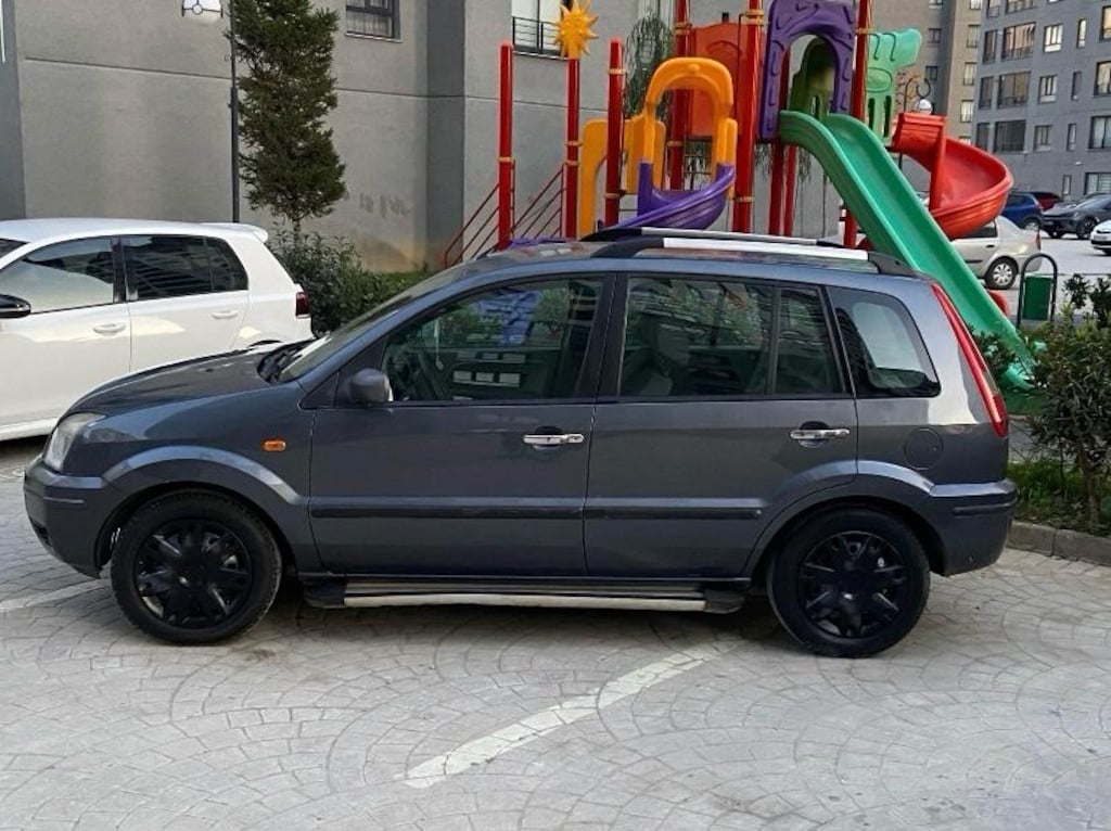 Ford Fusion - 5