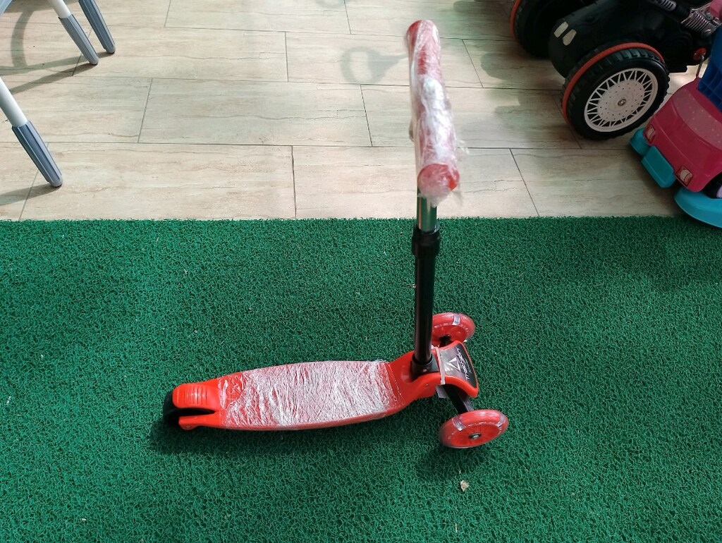 TRİATHLON SCOOTER KATLANIR IŞIKLI 40KG KAPASİTELİ - 2