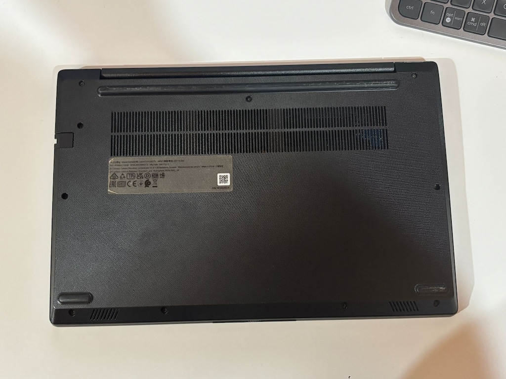 Lenovo V14 G2-ITL Notebook i5 11. nesil 24gb ram 2gb ekran kartı - 7