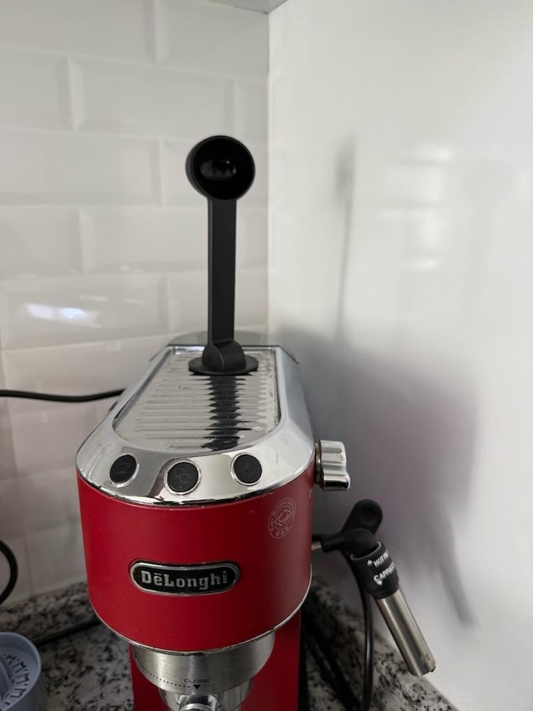 Delonghi Kırmızı Espresso Makinesi - 4