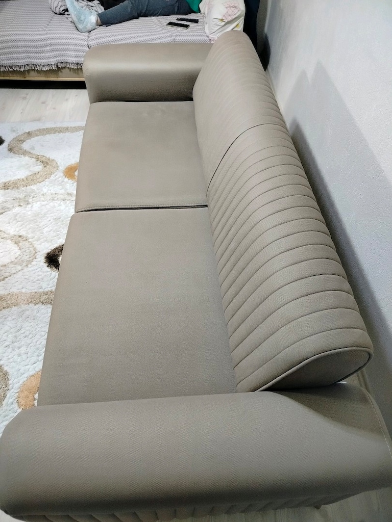 koltuk takımı 3 lü 3 adet en başlıklar dahiln230 cm oturma alanı 180 - 10