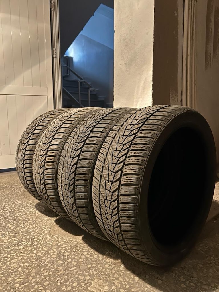 Hankook 215/40R18 Kış Lastik Takımı (2023 Tarihli) - 3
