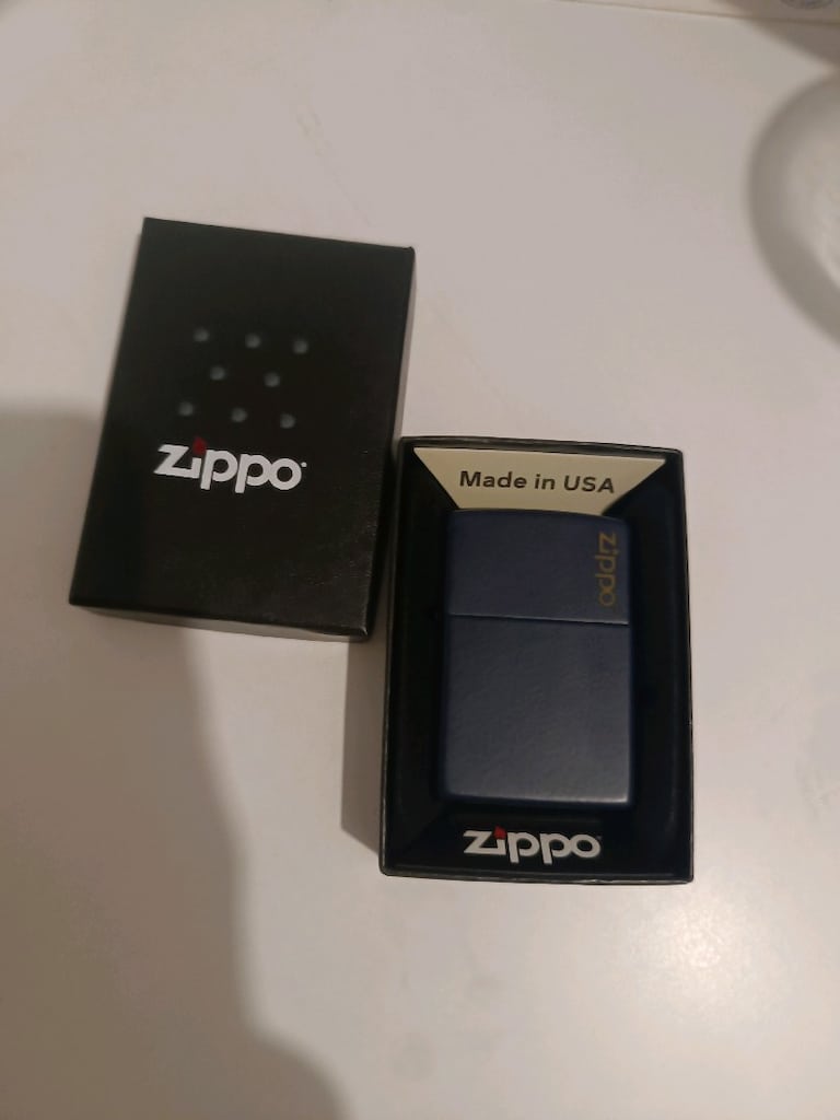 3 aylık Zippo Classic Z-MP326643-239