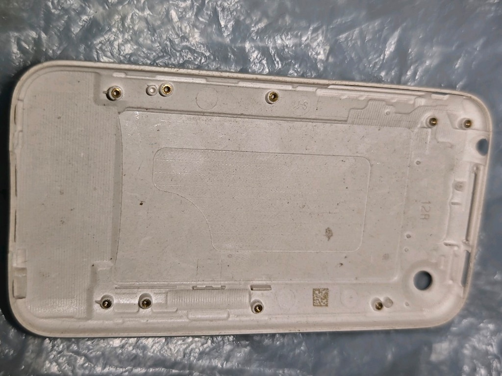 Apple iPhone 3G / 3GS arka kapak gövdesidir. ipone 4 s - 4